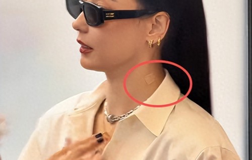 这咋比？三女同框，宋妍霏靠腿，杨超越靠脸，张柏芝站在那就赢了 