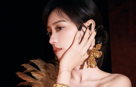 黄婷婷在与丝芭文化解约后，为转型演员都做了哪些具体努力？