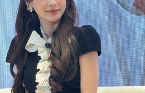 baby参加品牌线下活动，现场合影照曝光，落得如今境地令人唏嘘 