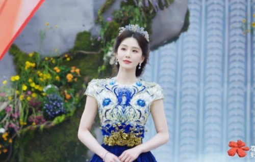 刘诗诗蓝裙造型梦回龙葵优雅亮相|降临|白月光|高定|词汇