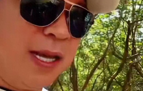 张晞临一家四口海南度假，朱敏露面，退圈10年身材发福胖到150斤 