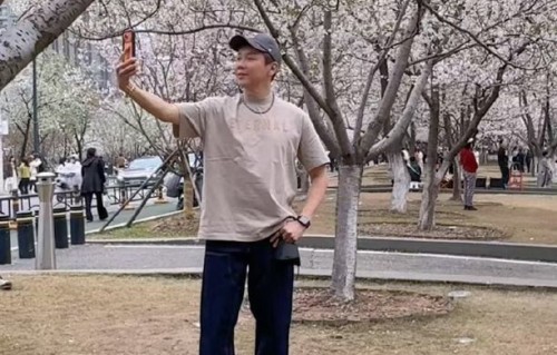 陶喆樱花自拍180度找角度，今晚巡演首演