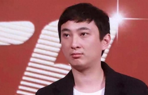王思聪前女友黄一鸣被前任实名爆料出轨！16年感情纠葛被撕开