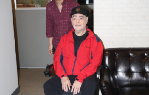 突发！香港知名男星突传死讯，爆料者笃定，经纪人晒视频隔空打脸