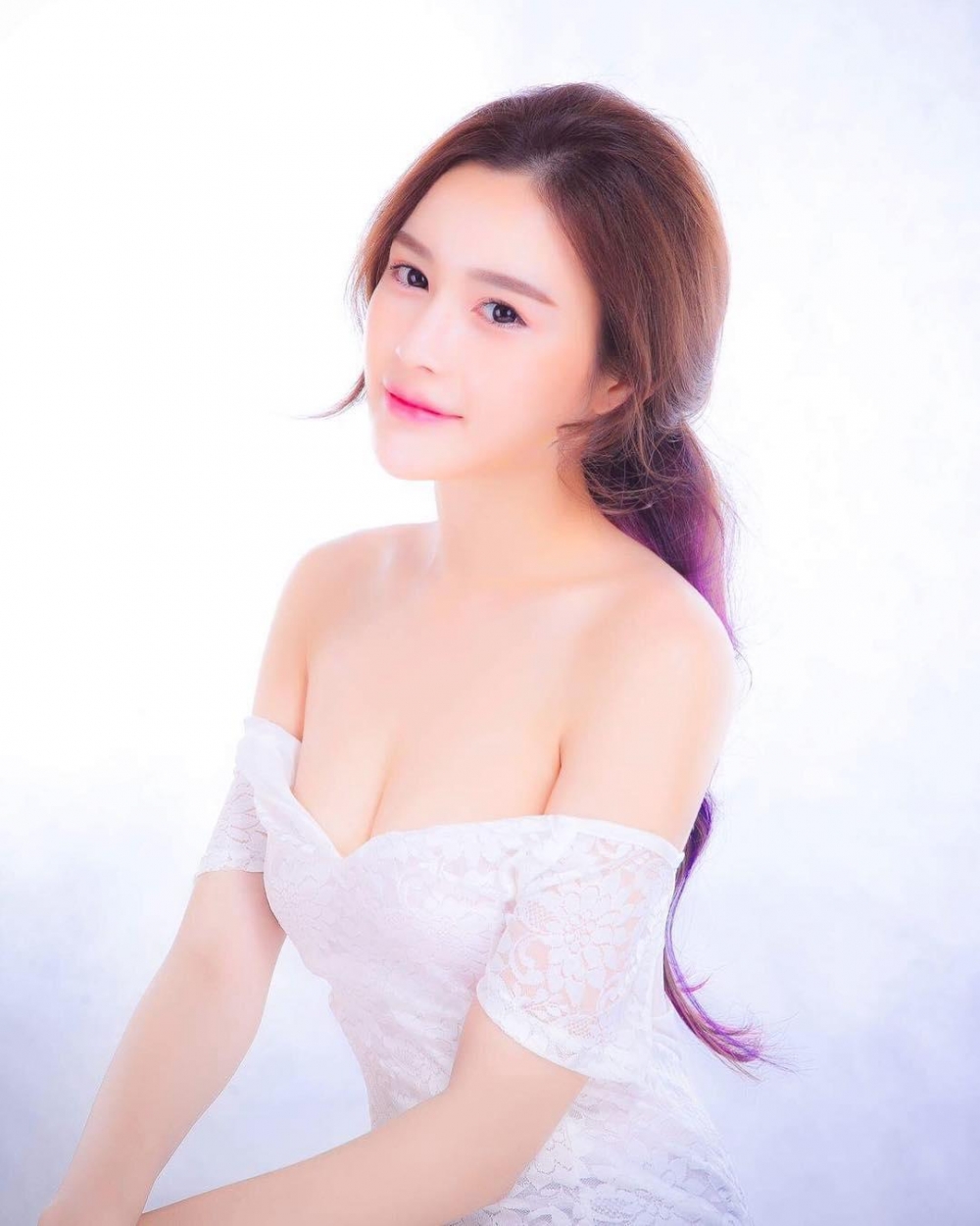 《白日提灯》剧情&amp;角色:热巴化身绝美恶鬼,与陈飞宇上演禁忌恋