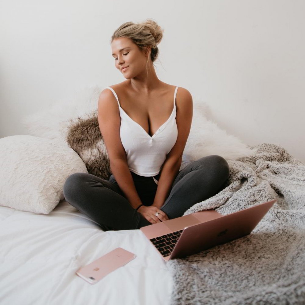 魏哲鸣郑合惠子新剧首播，男女主CP感爆棚，热度完胜《冬去春来》