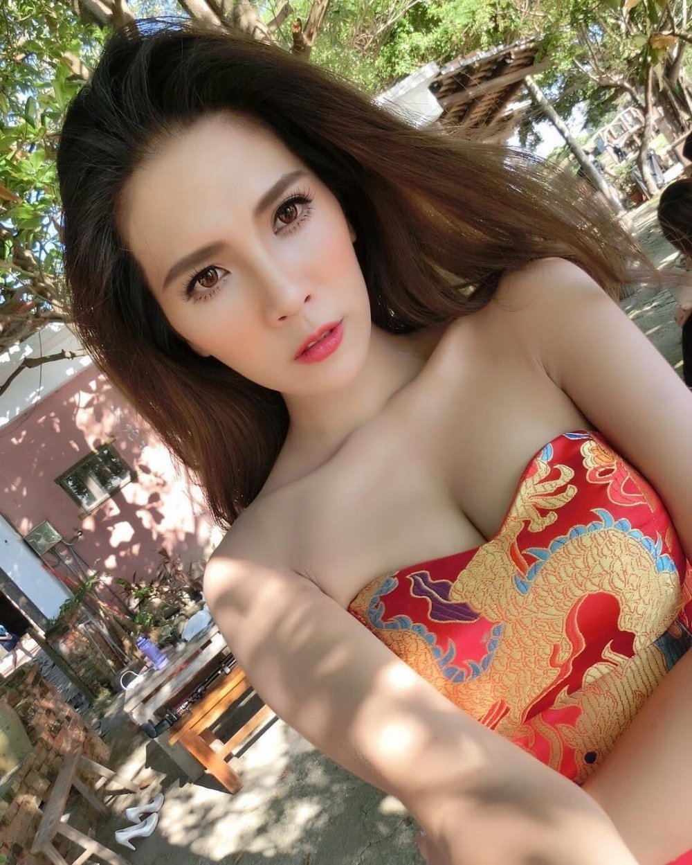 围绕刘晓庆身边的‘挑拨者’指控,目前有哪些证据和争议?