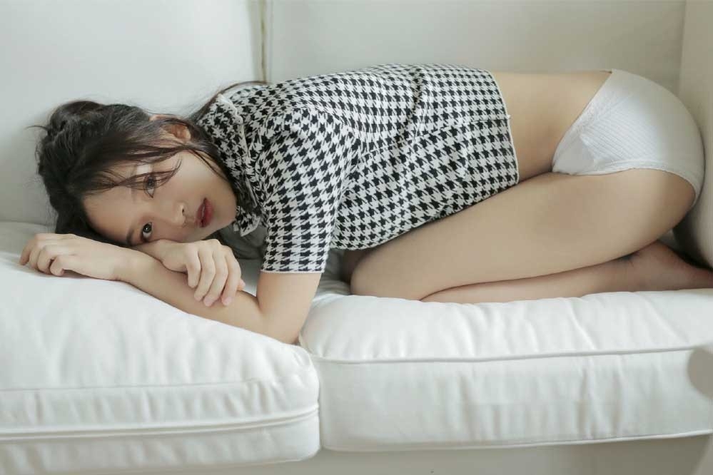 泰国女明星Janistar自曝为追中国电视剧五天不洗澡,找张凌赫的剧中同款香囊助眠