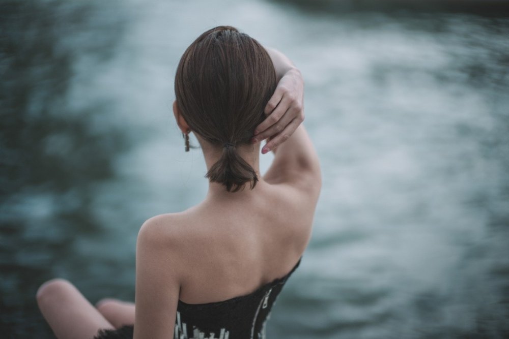 李登科在直播中还提到了哪些艺人的类似困境？