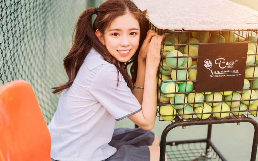 香港金像奖公布最佳男女主角候选人特刊造型：章子怡红衣冲奖，梁家辉白西装俏皮亮相|香港电影金像奖|许恩怡|廖子妤|陈法拉|陈家乐