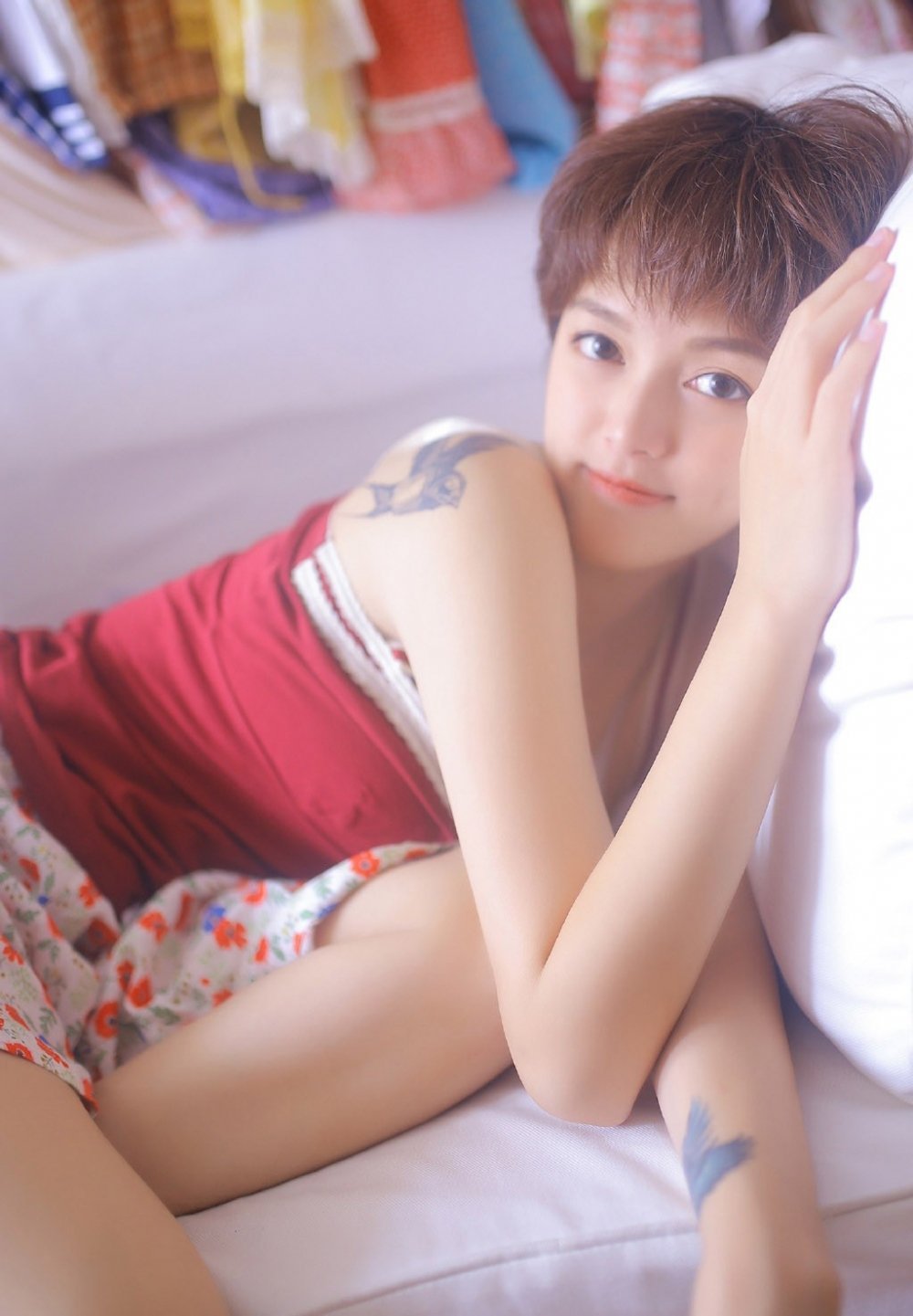 李登科在直播中还提到了哪些艺人的类似困境?