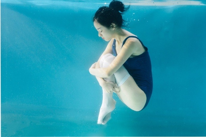 迪丽热巴工作室彻底大换血!旧团队全员离场,新经纪人来头太大