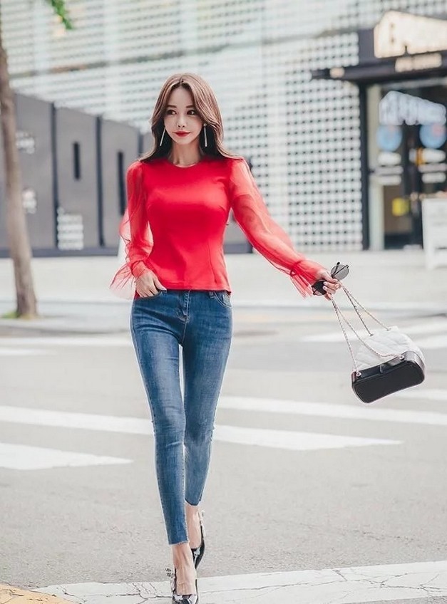 笑不活了！孟子义差点上到李昀锐车上，跑男14路透名场面，默契感拉满