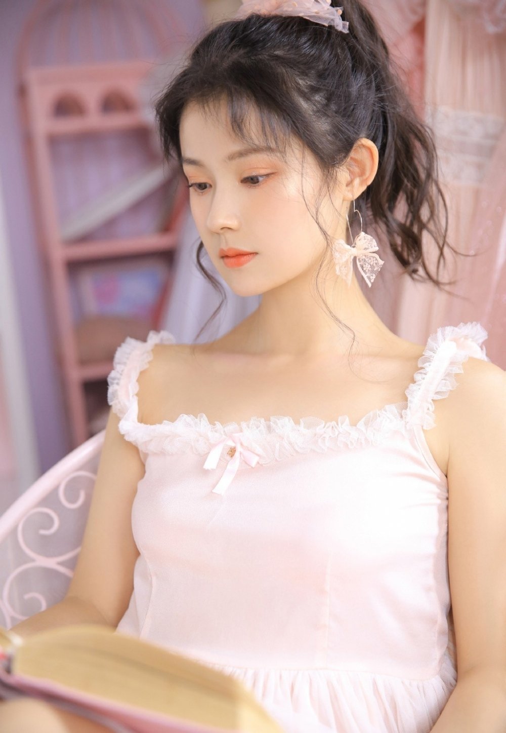 魏哲鸣郑合惠子新剧首播，男女主CP感爆棚，热度完胜《冬去春来》