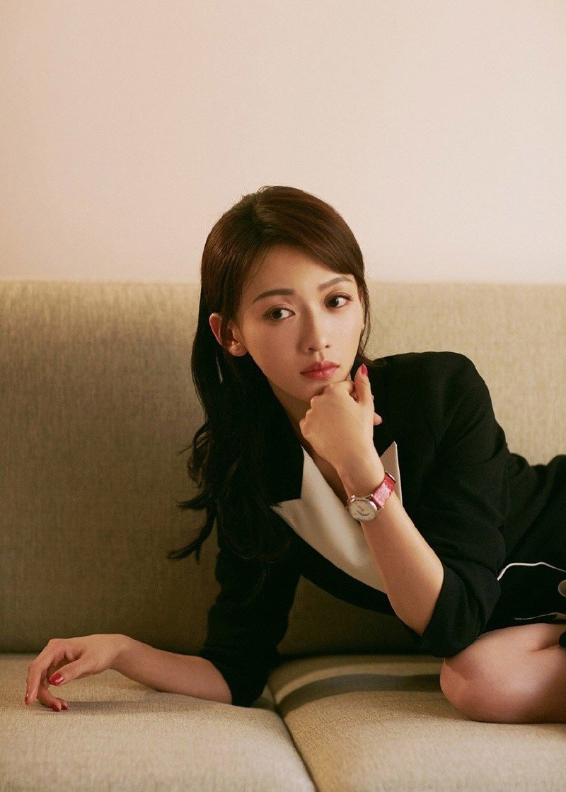 九成美硬刚实锤田栩宁孕期出轨，工作室脸肿到没法看 