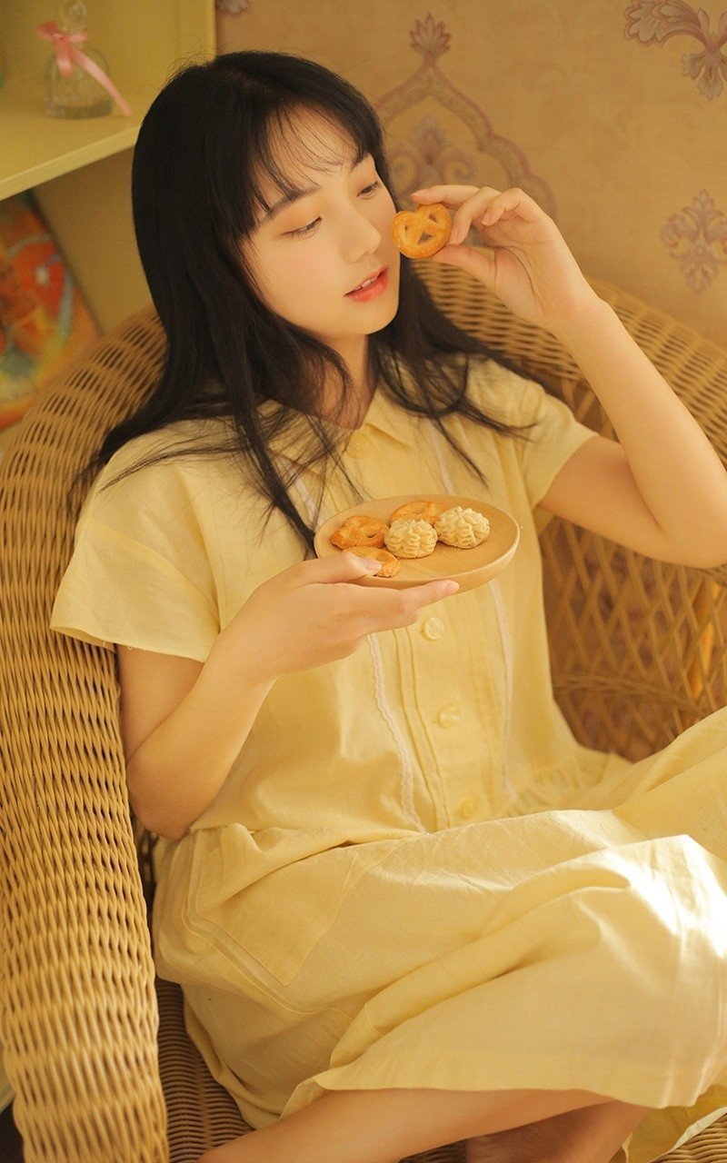 阚清子的现任老公从事什么职业,两人是如何相识的?