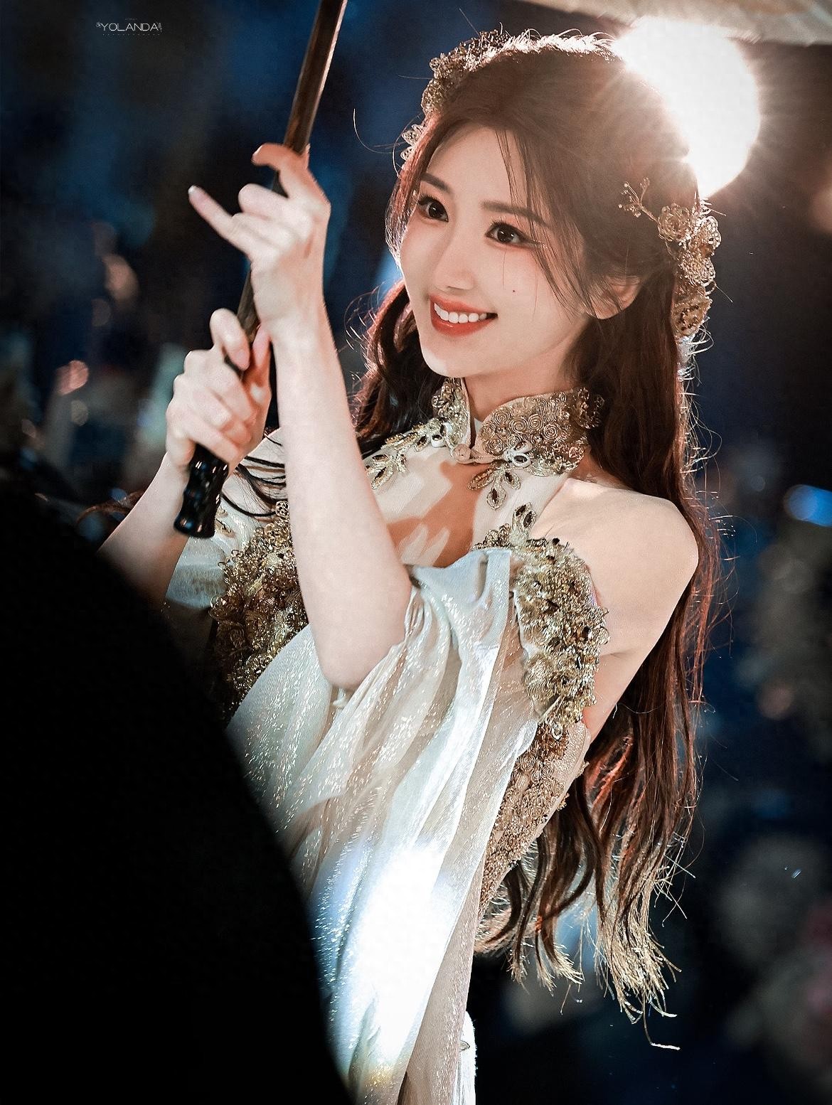 福州偶遇毛晓彤！40岁美成少女，这状态是开了挂？ 