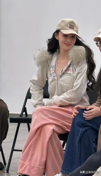 张馨予排练反差萌，人前端庄女神，人后让老师又气又笑 