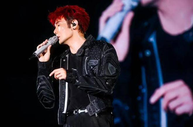 （图片均来自微博）（来源：极目新闻）