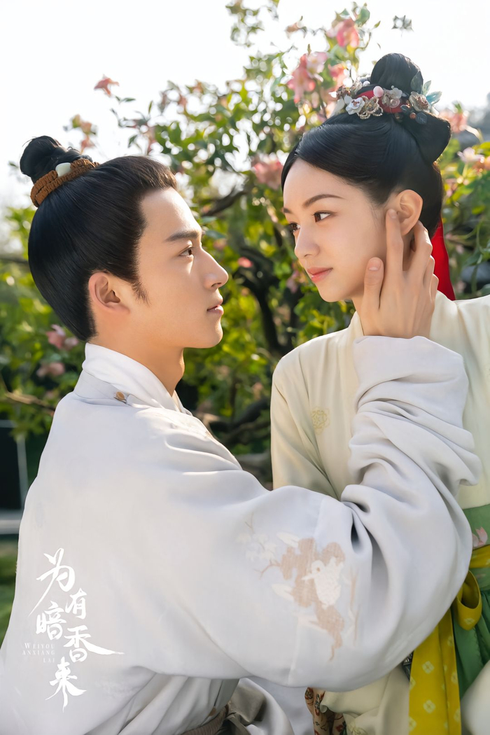 王星越觉得仲溪午的性格是隐忍内敛的。